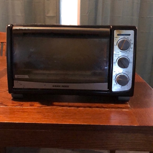 Black and Decker Toaster Oven
